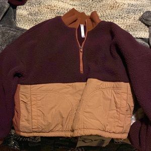 Fabletics Cropped pullover!